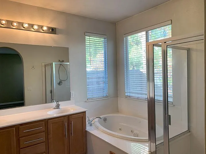 2181 Bradburn Dr — Photo 6
