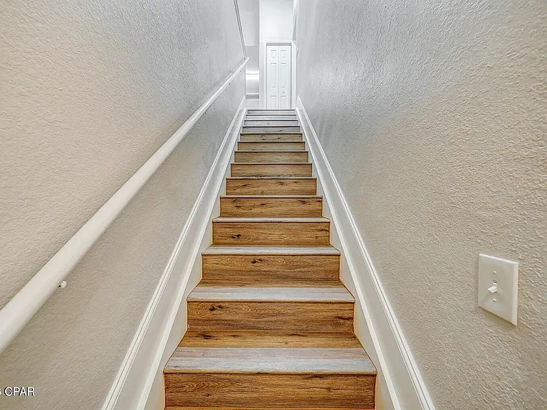 609 Cape Cod Dr — Photo 3
