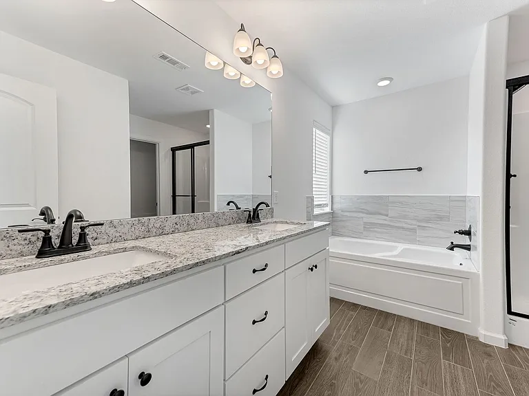 266 S Coventry Ave — Photo 15