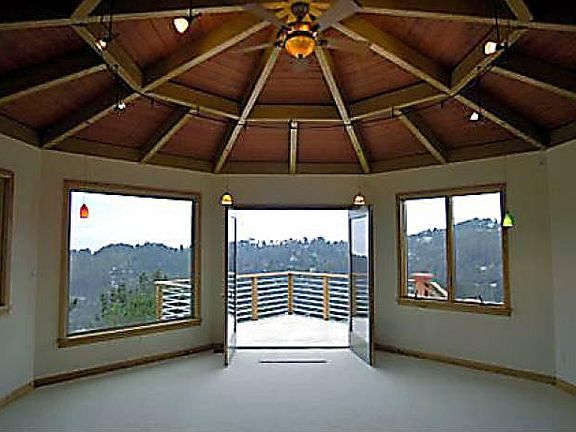 lvg rm to deck, great bay view