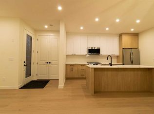 1512 21st Ave NW, Calgary, AB T2M 1L8