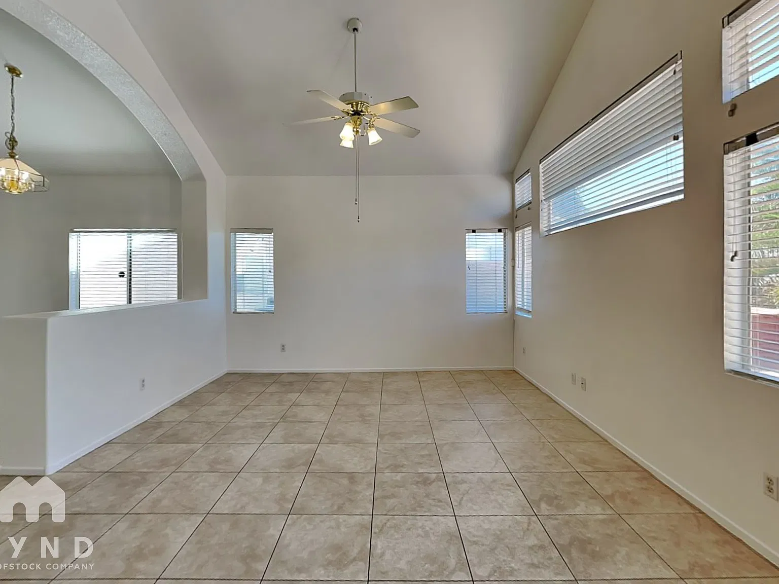 3 bed, 2.0 bath, 1643 sqft, $1,915 — Photo 4