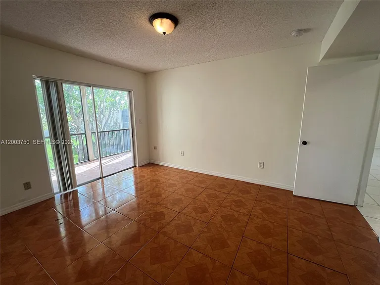 8401 SW 107th Ave #322E — Photo 16