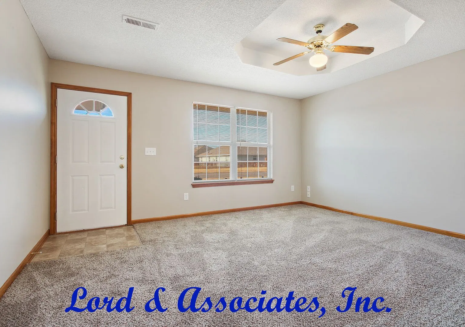 2 Bedrooms, 1.5 Baths-Grain Valley — Photo 3