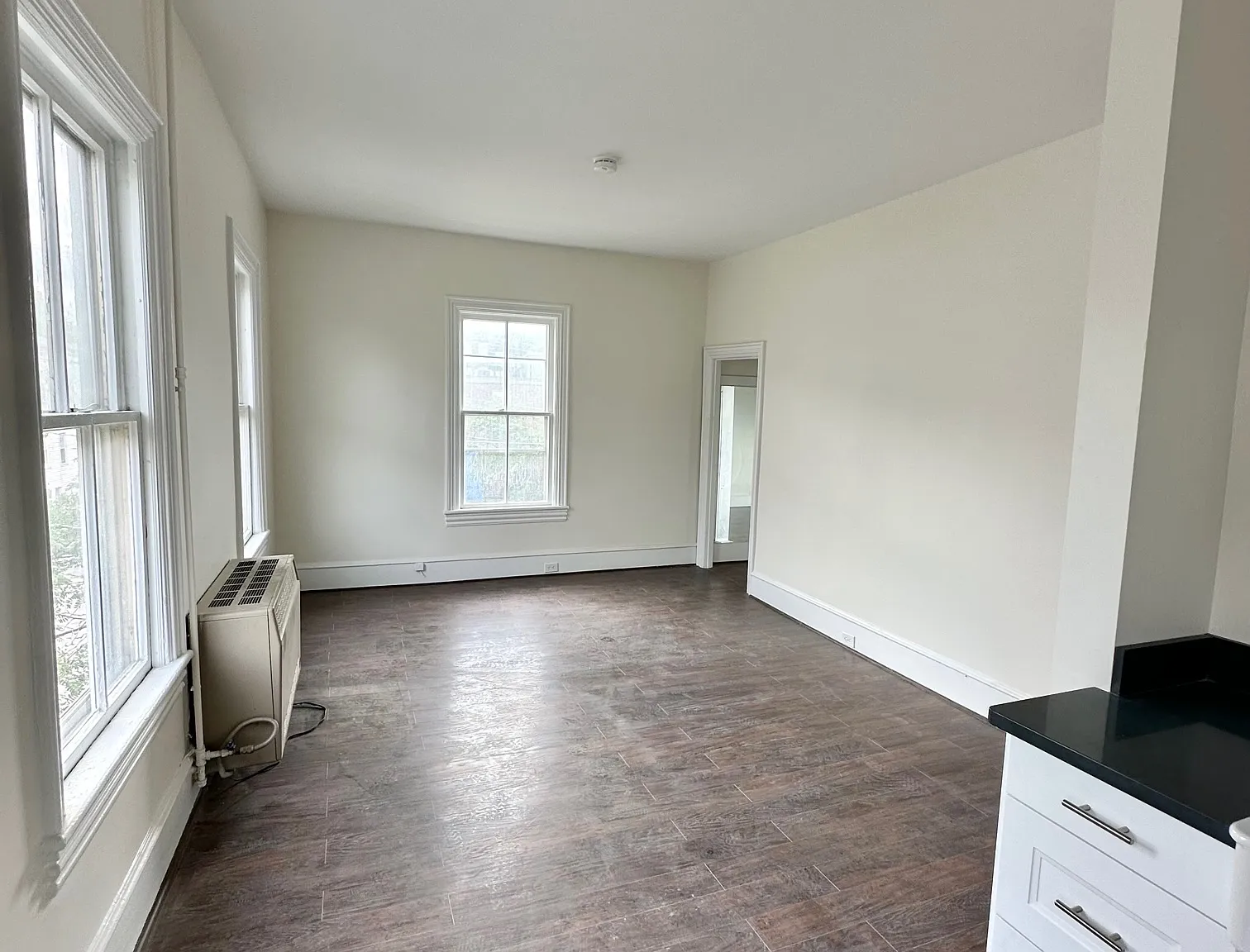 1 bed, 750 sqft, $1,800 — Photo 4