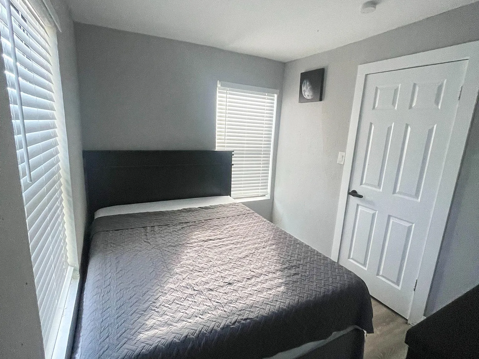 4 bed, 2.0 bath, 1200 sqft, $1,001 — Photo 1