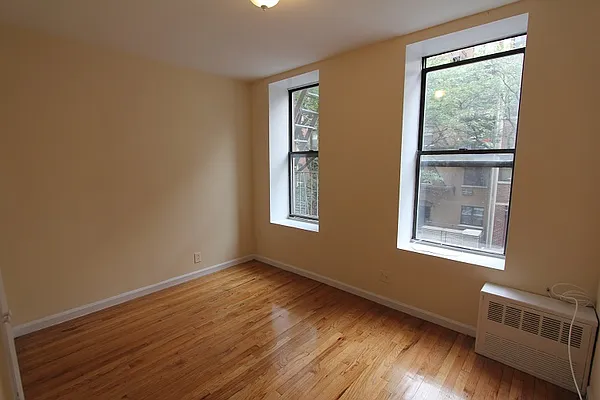 Rented by Robyn Lee, LREB | media 48