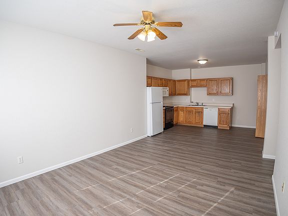 5th image of 125 Ventura Ave APT C