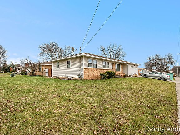 2nd image of 3614 Poinsettia Ave SE