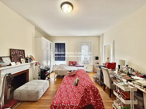 337 Beacon St Photo 1
