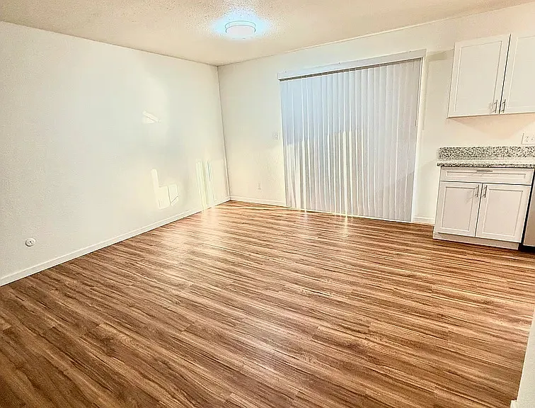 4535 W Paradise Ave — Photo 3