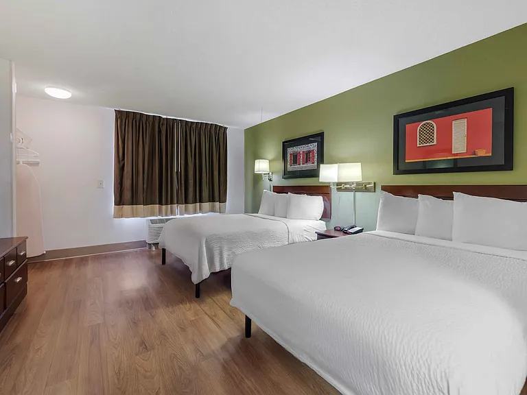 Studio Suite - 2 Full Beds
