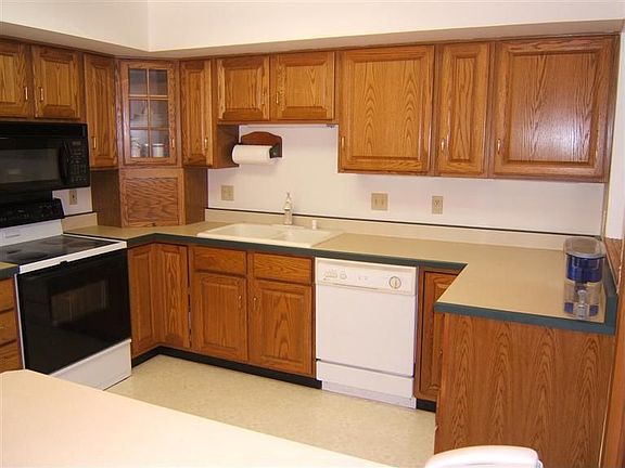 3rd image of 125 Denwood Trl
