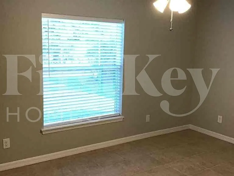10518 Deerwood Ave — Photo 13