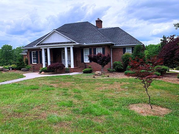 3rd image of 730 Robertson Ln