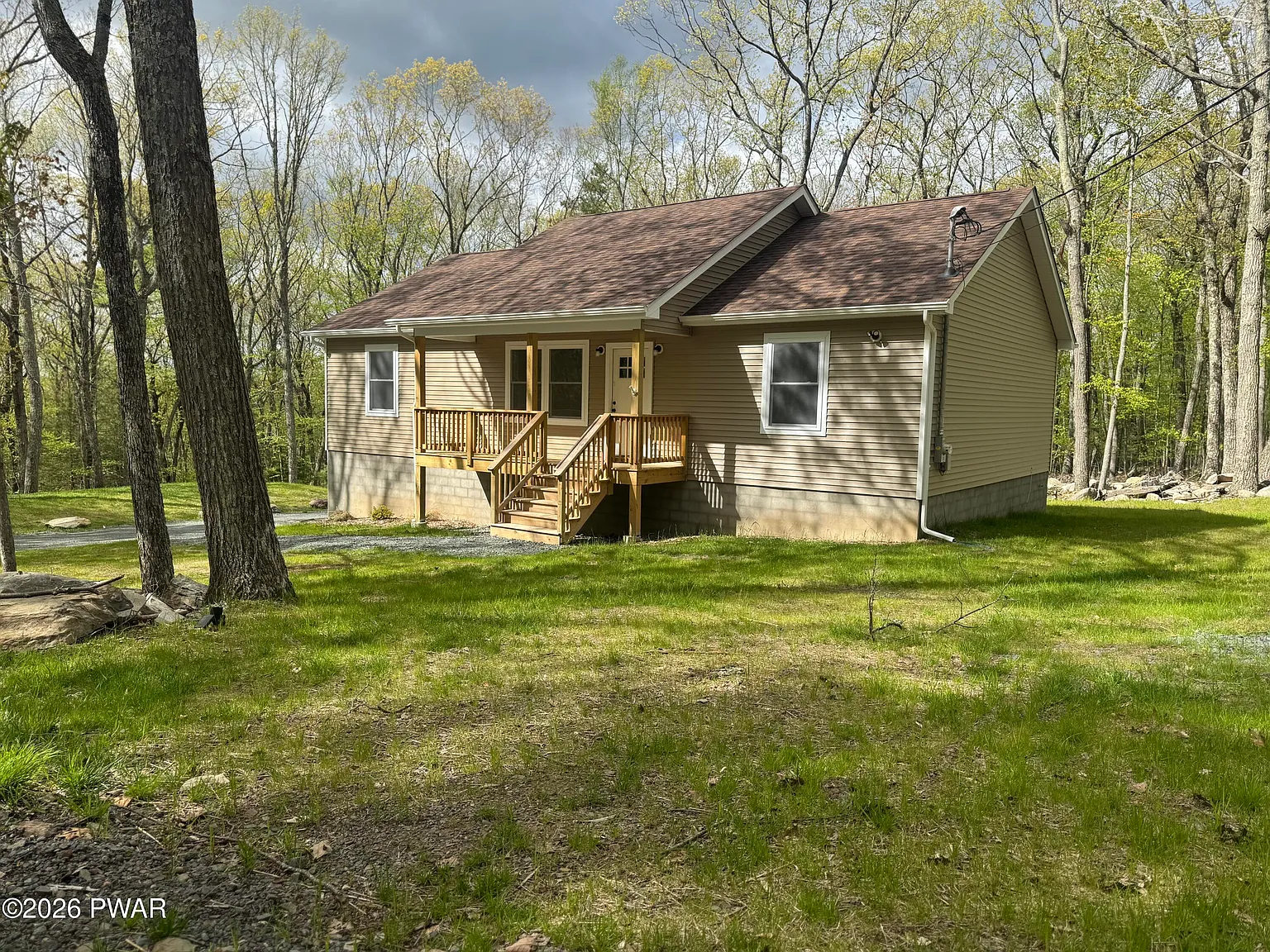 3 bed, 2.0 bath, 1344 sqft, $2,300 — Photo 1