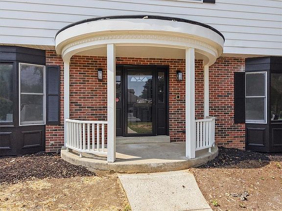 3rd image of 1360 Dorney Ave