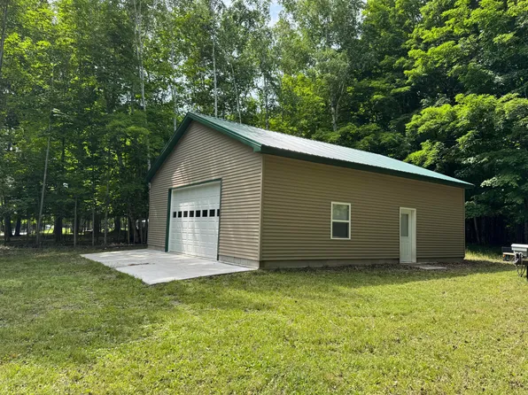 W18010 Wolfe Rd, Germfask, MI 49836