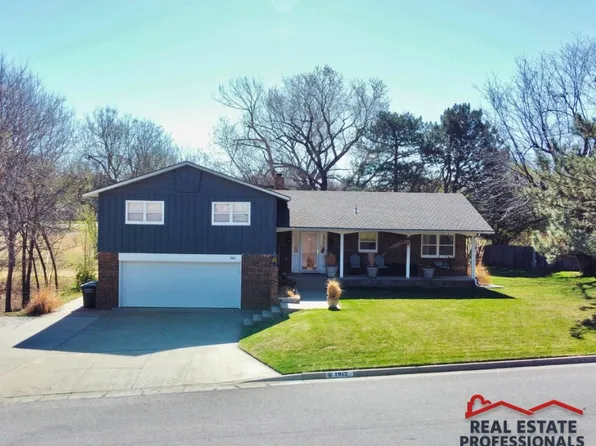 1912 Burr Pkwy, Dodge City, KS 67801