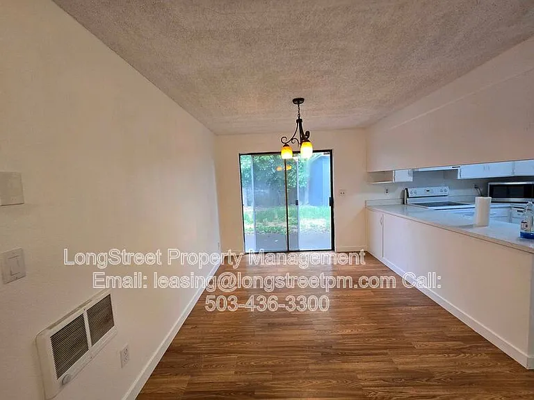 2711 Newton St — Photo 17