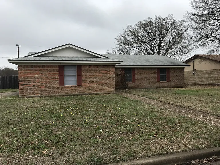 148 Bowie Ln — Photo 2