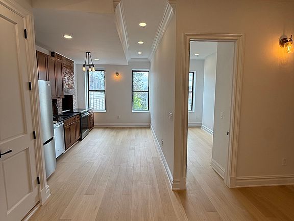3rd image of 130 Calyer St Floor 3