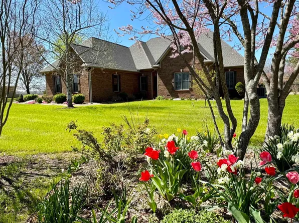 2225 Southmeade St, Union City, TN 38261