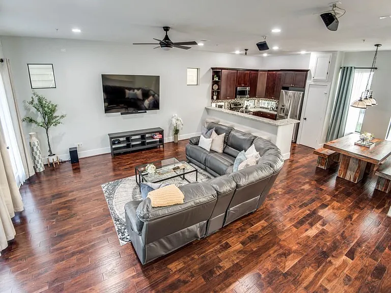 1509 Holly St — Photo 7