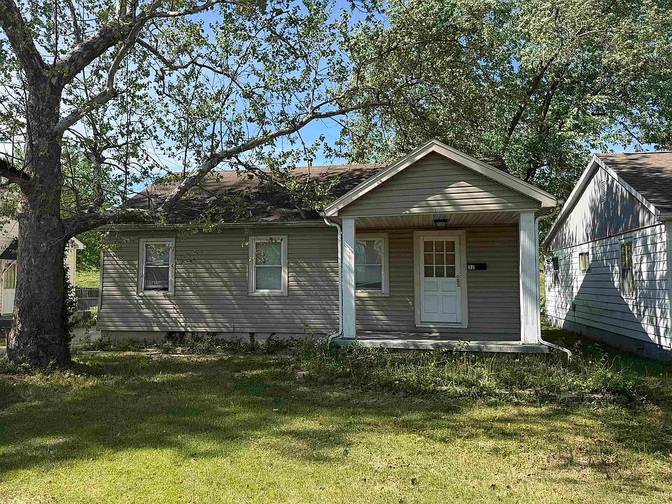 1st image of 32 Tulip Ave