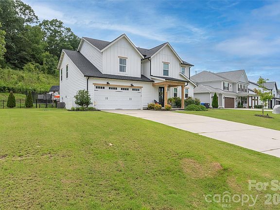 2nd image of 123 Country Lake Dr