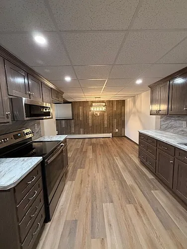 300 Vine St Photo 1