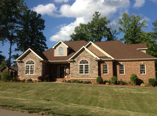 8450 Alice Player Dr, Oak Ridge, NC 27310