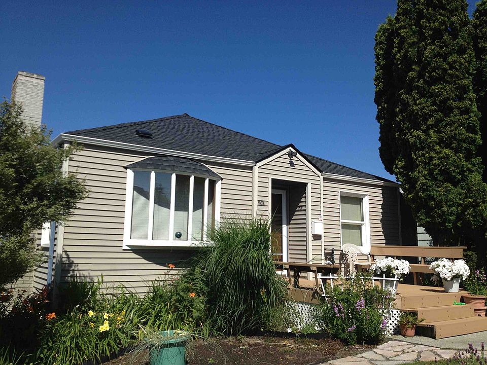 2nd image of 8503 3rd Ave NE