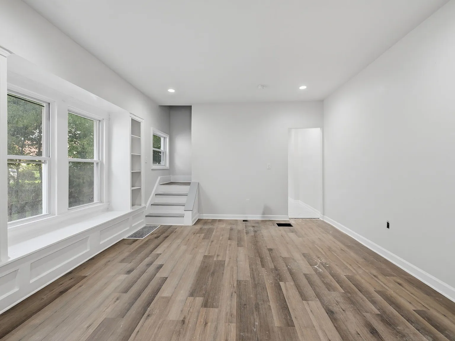 4 bed, 1825 sqft, $1,900 — Photo 3