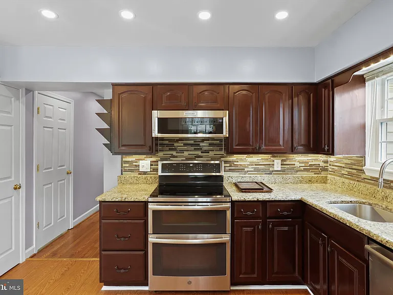 3818 Marquis Pl — Photo 13