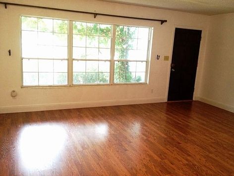 3rd image of 5632 Coppedge Ave