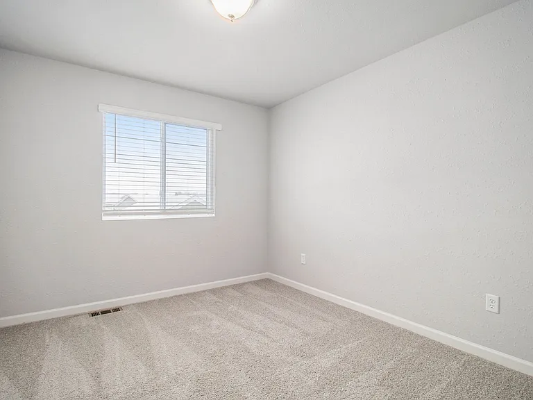 1221 Baker St — Photo 17