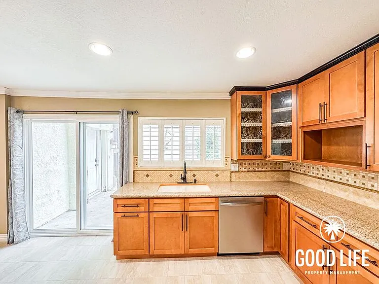 5572 E Vista Del Este — Photo 5