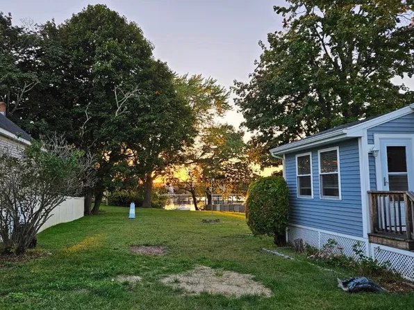 351 Ocean Grove Ave, Swansea, MA 02777