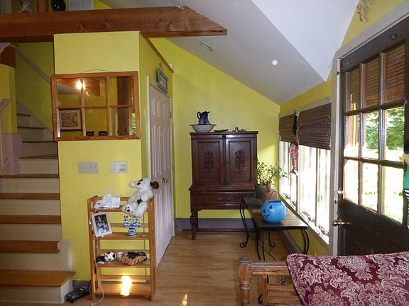 4th image of 6 Myrtle Dr