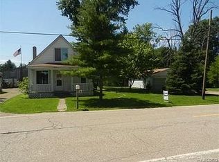 1071 Cove Rd, Goodells, MI 48027