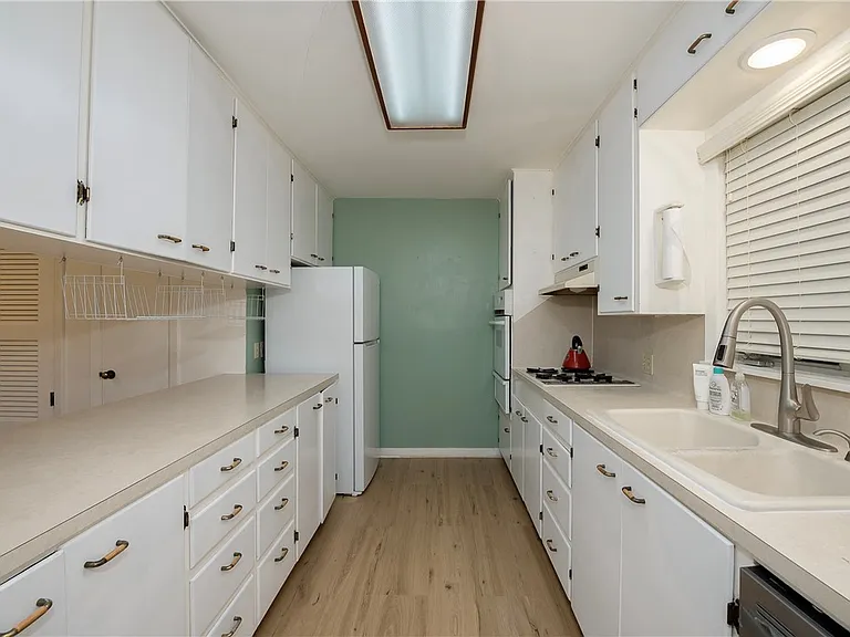 501 Helena St — Photo 9
