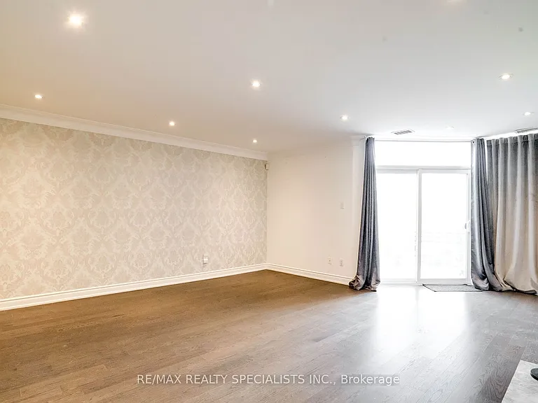 100 Arbors Ln #Townhouse 5 — Photo 11