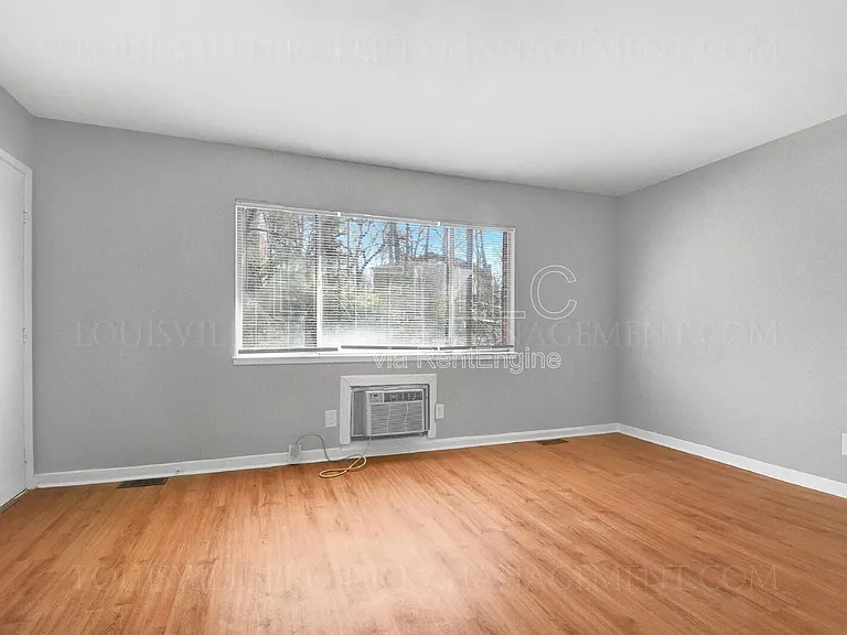 2421 Lindsay Ave #1 — Photo 6