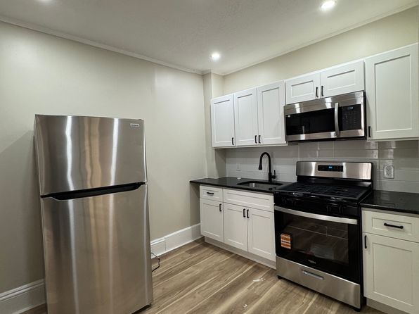 220 E Hanover St APT 1