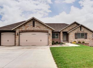 5366 S Oxynard Dr, Springfield, MO 65810