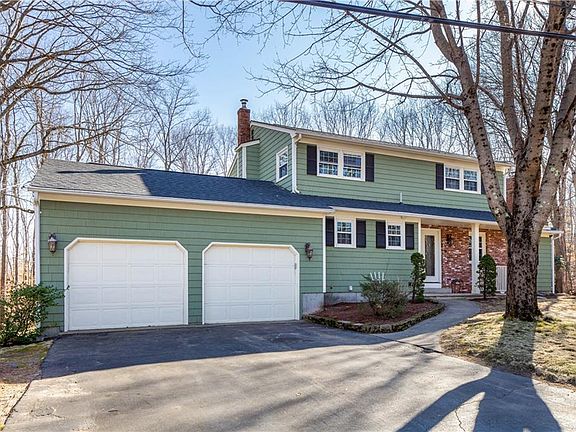 3rd image of 68 Maid Marion Ln