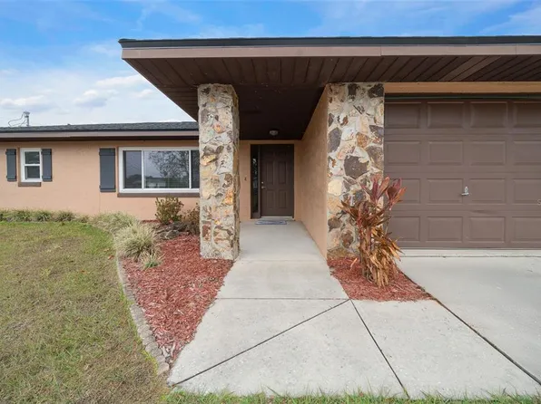 2201 NW 135th Ln, Citra, FL 32113