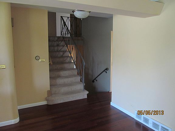 4th image of 8046 N Keeler Ave