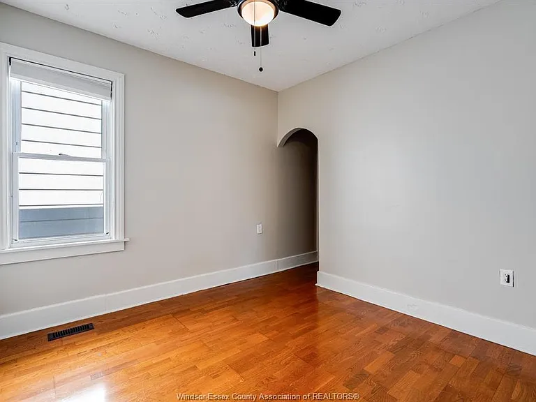 1062 Lena Ave — Photo 12